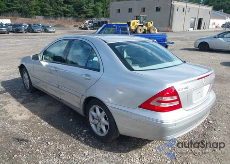 2004 Mercedes-Benz C 240 4Matic из США, поврежденный, VIN WDBRF81J14F543189